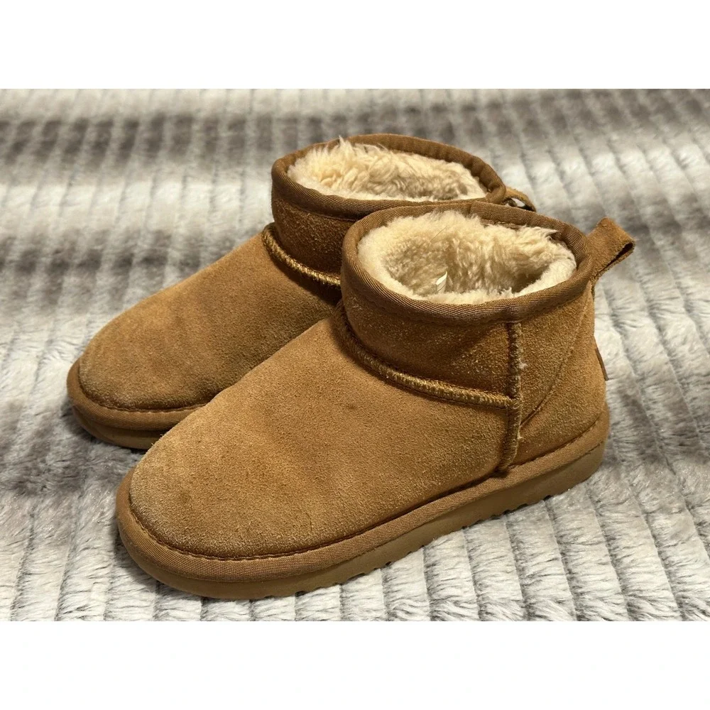 UGG Classic Ultra Mini Kids Chestnut Suede Sheepskin Ankle Boots Size 34 F19010D